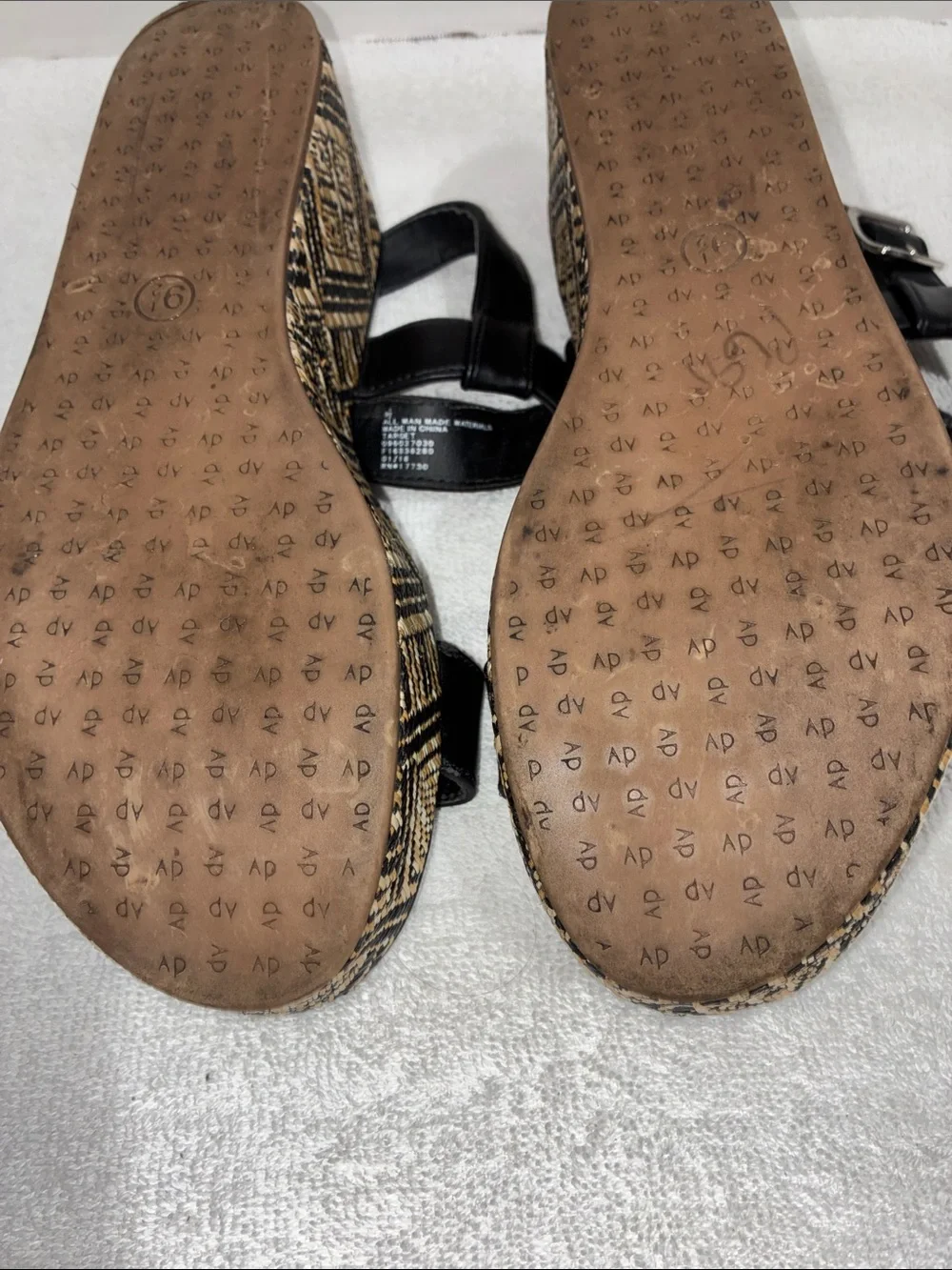 Dolce Vita x Target| Black Wedge Sandals with Patterned Platform size 9.5
